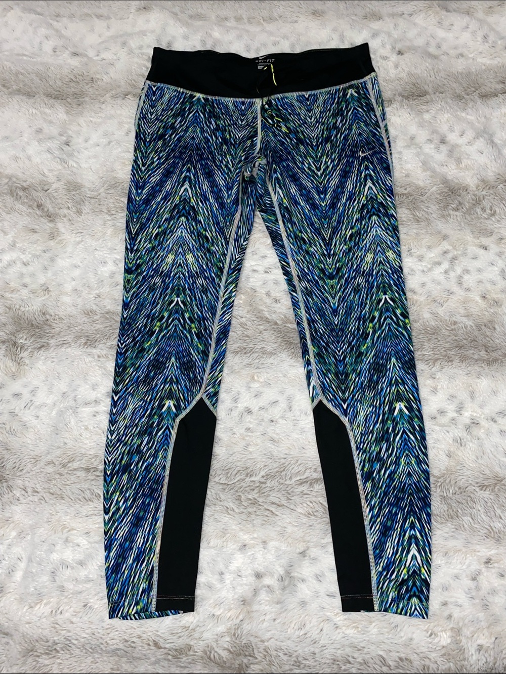 Nike Women’s Blue Chevron-Patterned Jeggings with Black Waistband